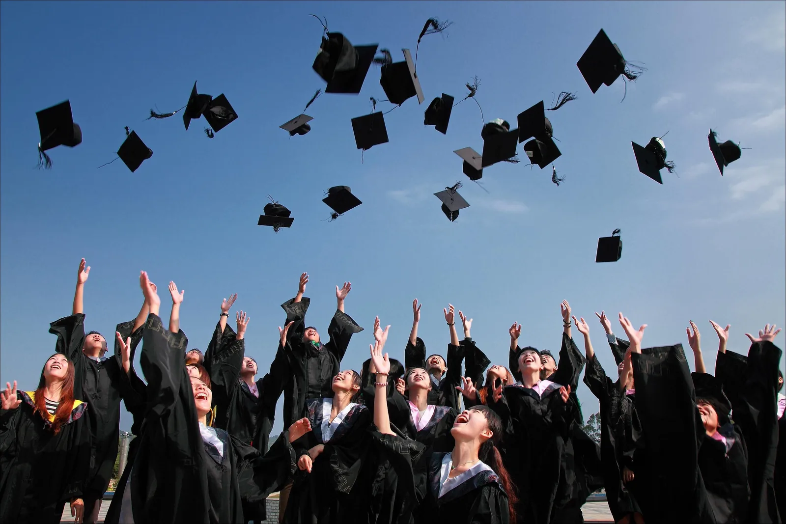 جامعة أوروبية ومبانٍ تاريخية في أوروبا